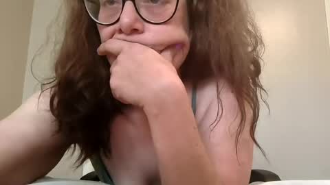 isabellenoela93 online show from June 15, 2026, 7:05 pm