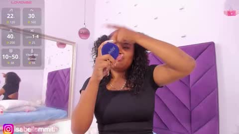 Isabellsmmith online show from October 31, 2025, 8:32 pm