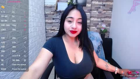 Snapshot of isabelsaenzxx chatting on October 5, 2025, 12:58 pm Hi there im Isabelsaenzxx online show from October 5, 2025, 12:58 pm