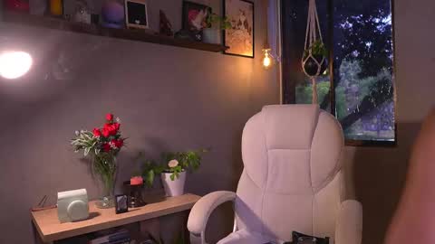 Snapshot of isapetit_ chatting on September 13, 2025, 12:49 pm Isa Isabella online show from September 13, 2025, 12:49 pm