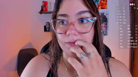 Isa online show from November 3, 2025, 9:59 pm