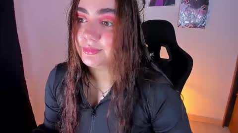 Isa online show from November 9, 2025, 10:08 pm