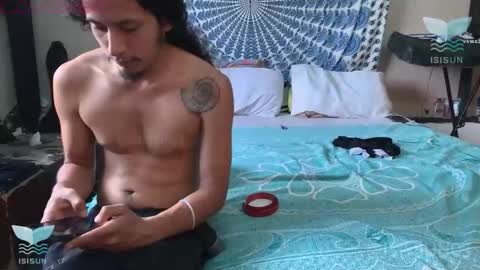 Isis  Alan online show from November 9, 2025, 6:17 pm