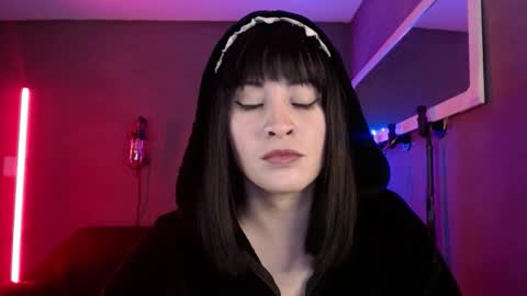 Snapshot of isis_diosa chatting on November 2, 2025, 12:18 pm Ana Maria online show from November 2, 2025, 12:18 pm