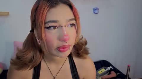 Isisjones18 online show from November 2, 2025, 9:22 am