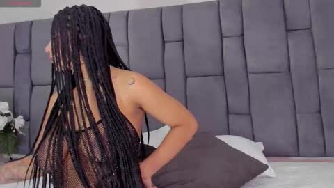 Isis Larah online show from October 23, 2025, 4:23 am