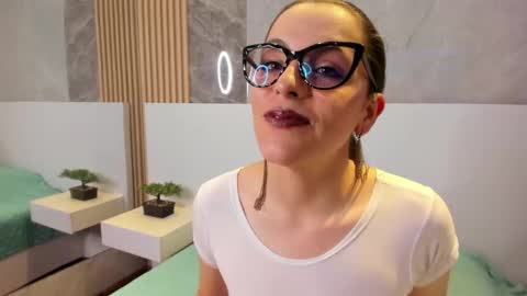 Snapshot of isisnoir chatting on September 13, 2025, 2:28 pm Isis Noir online show from September 13, 2025, 2:28 pm