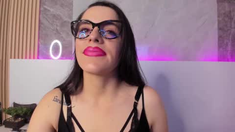 Snapshot of isisnoir chatting on September 19, 2025, 7:47 pm Isis Noir online show from September 19, 2025, 7:47 pm