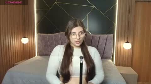 ISIS ROSEE online show from June 30, 2026, 12:06 pm