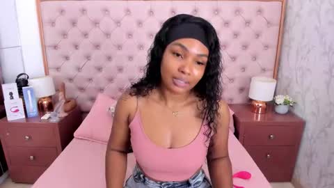 Vanessa online show from October 19, 2025, 11:33 am