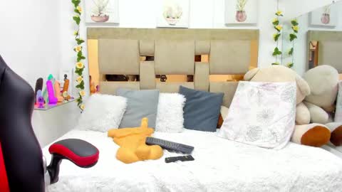 Isla Thompson online show from February 27, 2025, 4:09 am