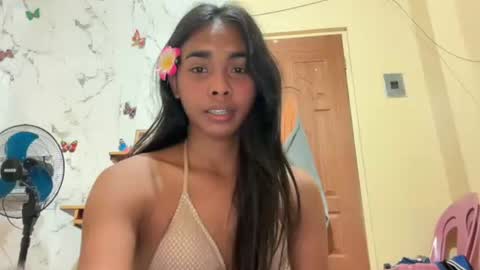 Snapshot of island_girlxxx chatting on June 8, 2026, 9:53 am Alona online show from June 8, 2026, 9:53 am