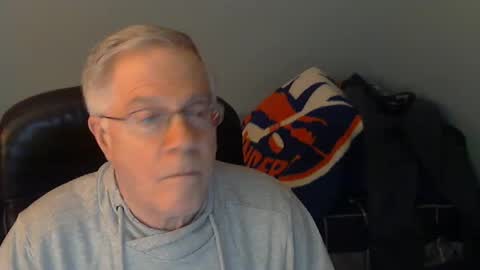 islesman22 online show from January 1, 2025, 3:23 am