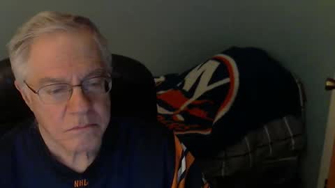 islesman22 online show from December 23, 2025, 3:15 am