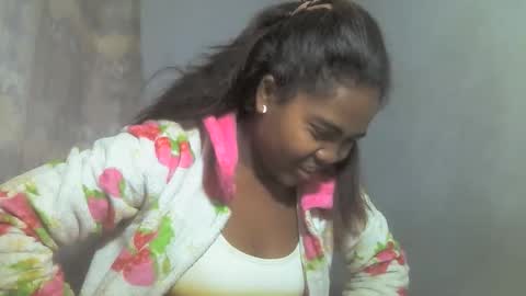 Snapshot of ismayrah chatting on June 1, 2026, 6:15 am ismayrah online show from June 1, 2026, 6:15 am