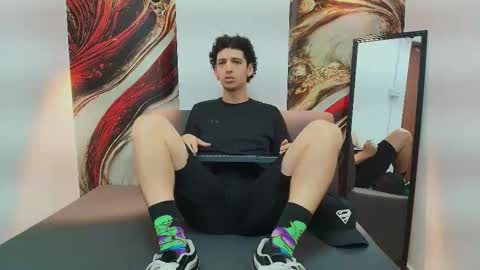 Snapshot of israel_gray chatting on November 6, 2025, 7:26 pm Israel online show from November 6, 2025, 7:26 pm