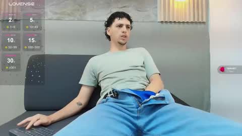 Snapshot of israel_gray chatting on November 13, 2025, 12:59 pm Israel online show from November 13, 2025, 12:59 pm