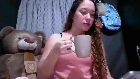 Snapshot of issa30213 chatting on October 6, 2025, 4:54 am Issa online show from October 6, 2025, 4:54 am