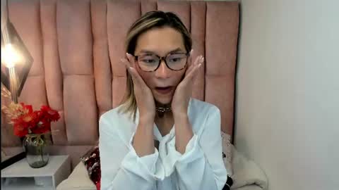Snapshot of issa_milf__ chatting on July 9, 2026, 1:26 pm ISSA MILF online show from July 9, 2026, 1:26 pm
