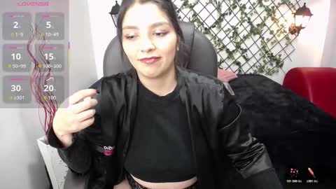 Issa  online show from November 11, 2025, 3:23 pm