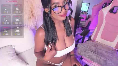Snapshot of issabella_grey chatting on October 4, 2025, 9:13 pm Isa Goddes online show from October 4, 2025, 9:13 pm