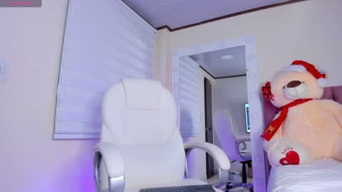 Snapshot of issabellarodriguez chatting on December 27, 2024, 8:02 am Isa online show from December 27, 2024, 8:02 am