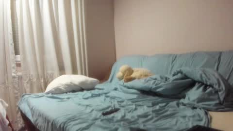 Issabelle online show from February 5, 2026, 7:57 am