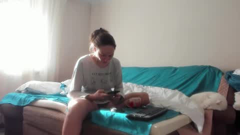 Issabelle online show from March 8, 2026, 6:50 am