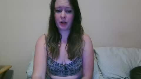 issamayy333 online show from October 21, 2025, 2:34 am