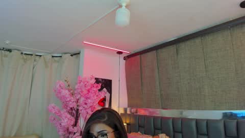 Iseey online show from December 18, 2024, 4:20 am