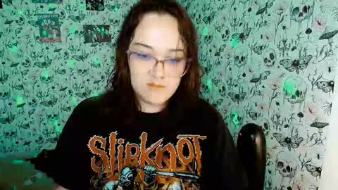 Yiz online show from February 17, 2026, 3:25 am