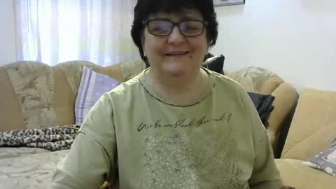 IsXLoves online show from May 31, 2026, 11:17 am