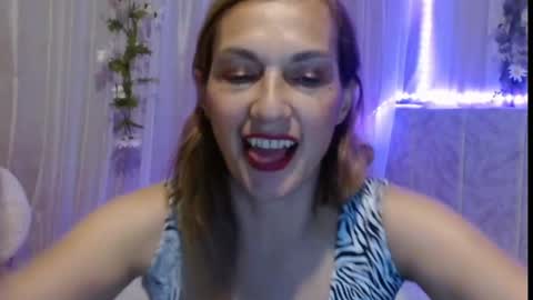 Snapshot of italagomez chatting on February 19, 2025, 12:57 am Itala Gomez online show from February 19, 2025, 12:57 am