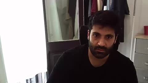 italianboybcn online show from September 29, 2025, 10:53 am