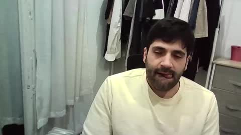 italianboybcn online show from December 21, 2025, 7:37 am