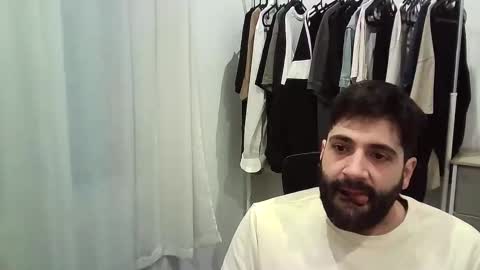 italianboybcn online show from January 6, 2026, 7:34 am