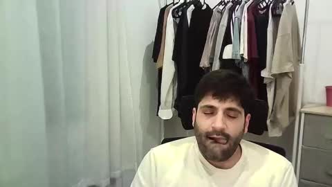 italianboybcn online show from January 14, 2026, 6:57 pm