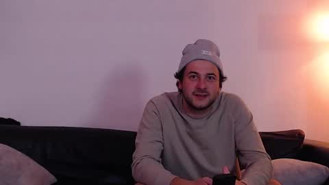 italianladd online show from November 4, 2025, 1:38 am