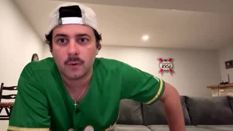 italianladd online show from November 9, 2025, 5:06 am