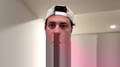 italianladd online show from November 10, 2025, 11:48 pm