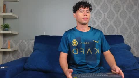 Snapshot of ithan_salvatore chatting on December 13, 2024, 11:13 am Ithan and Friends online show from December 13, 2024, 11:13 am