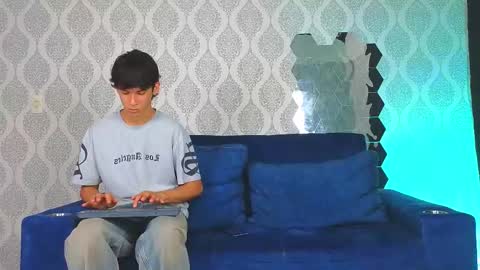 Snapshot of ithan_salvatore chatting on March 11, 2025, 1:12 pm Ithan and Friends online show from March 11, 2025, 1:12 pm