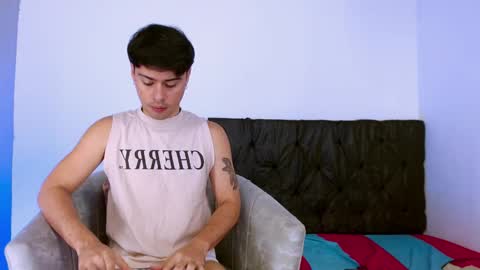 Snapshot of ithan_salvatore chatting on February 27, 2026, 11:32 am Ithan and Friends online show from February 27, 2026, 11:32 am