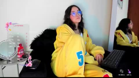 Snapshot of its__angelica_ chatting on October 21, 2025, 8:20 pm Angelica online show from October 21, 2025, 8:20 pm