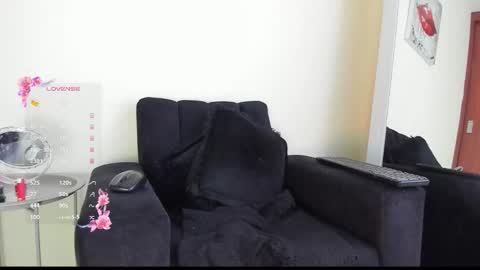 Snapshot of its__angelica_ chatting on November 3, 2025, 6:09 pm Angelica online show from November 3, 2025, 6:09 pm