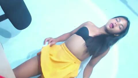 Snapshot of its_kynth chatting on October 19, 2025, 10:10 pm its_kynth online show from October 19, 2025, 10:10 pm