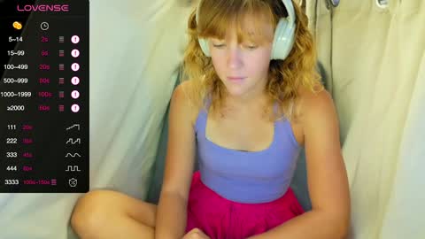 Lily online show from October 25, 2025, 8:14 pm