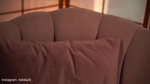 Snapshot of its_lola chatting on January 23, 2025, 12:35 am online show from January 23, 2025, 12:35 am