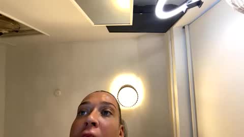 Lottie  online show from March 8, 2026, 5:28 pm