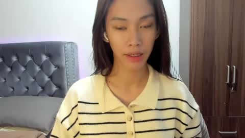 Snapshot of its_me_cora chatting on February 6, 2025, 6:29 am Cora online show from February 6, 2025, 6:29 am